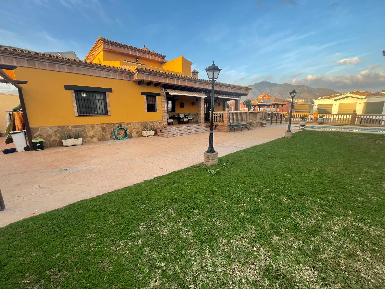 Frittliggende villa til salgs i Mijas Costa, Bilde 3