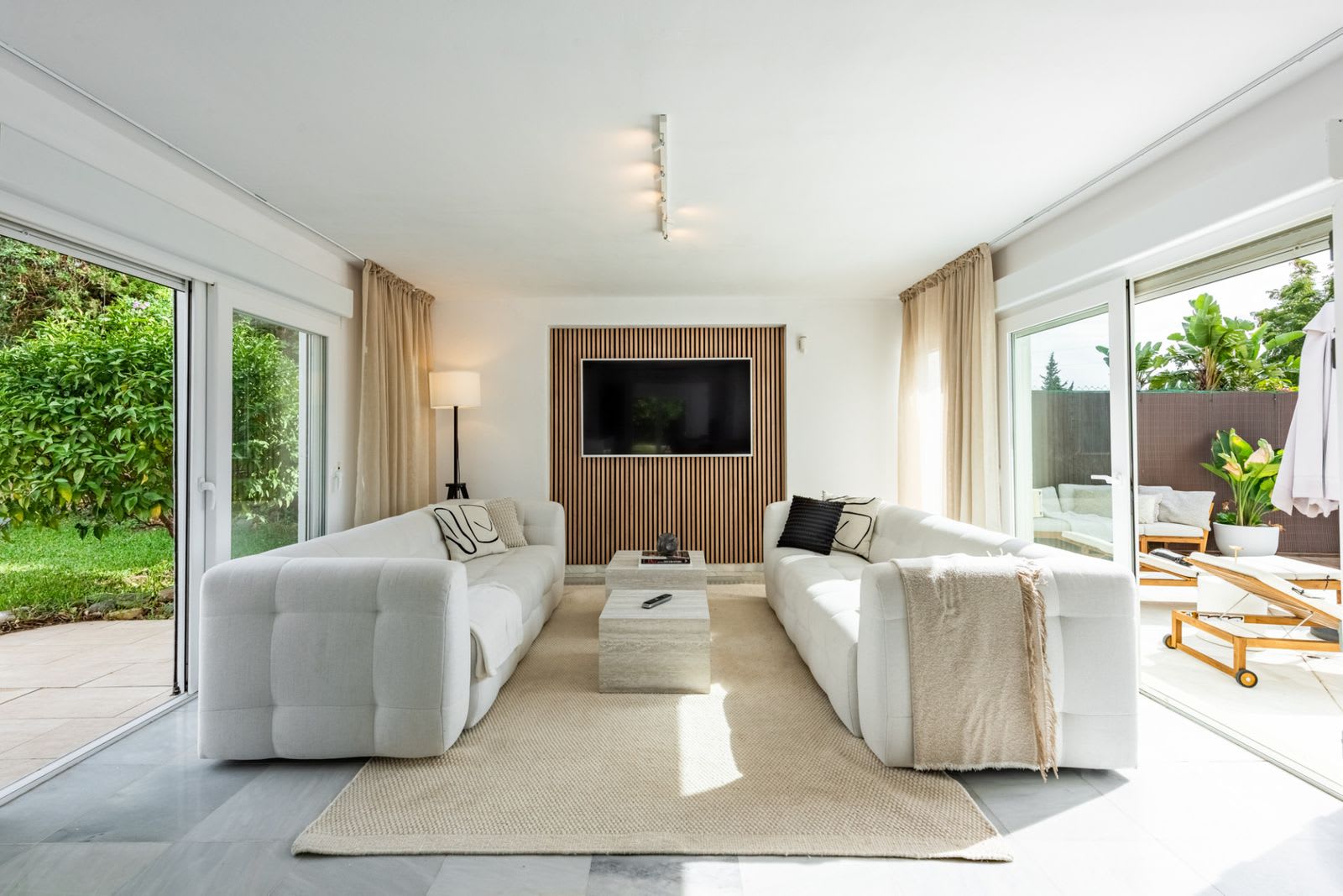 Frittliggende villa til salgs i Nueva Andalucía, Bilde 3