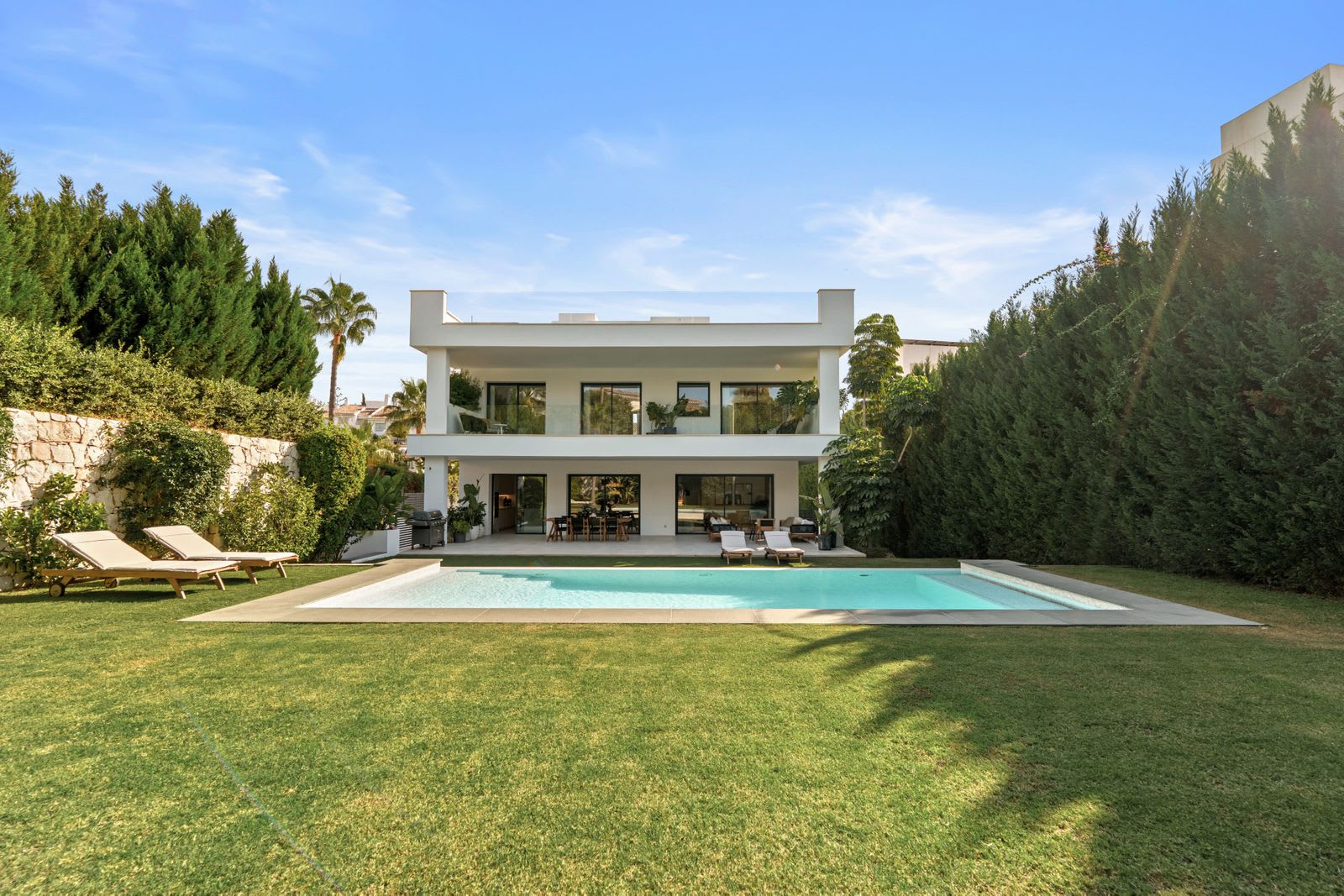 Frittliggende villa til salgs i Nueva Andalucía, Bilde 3