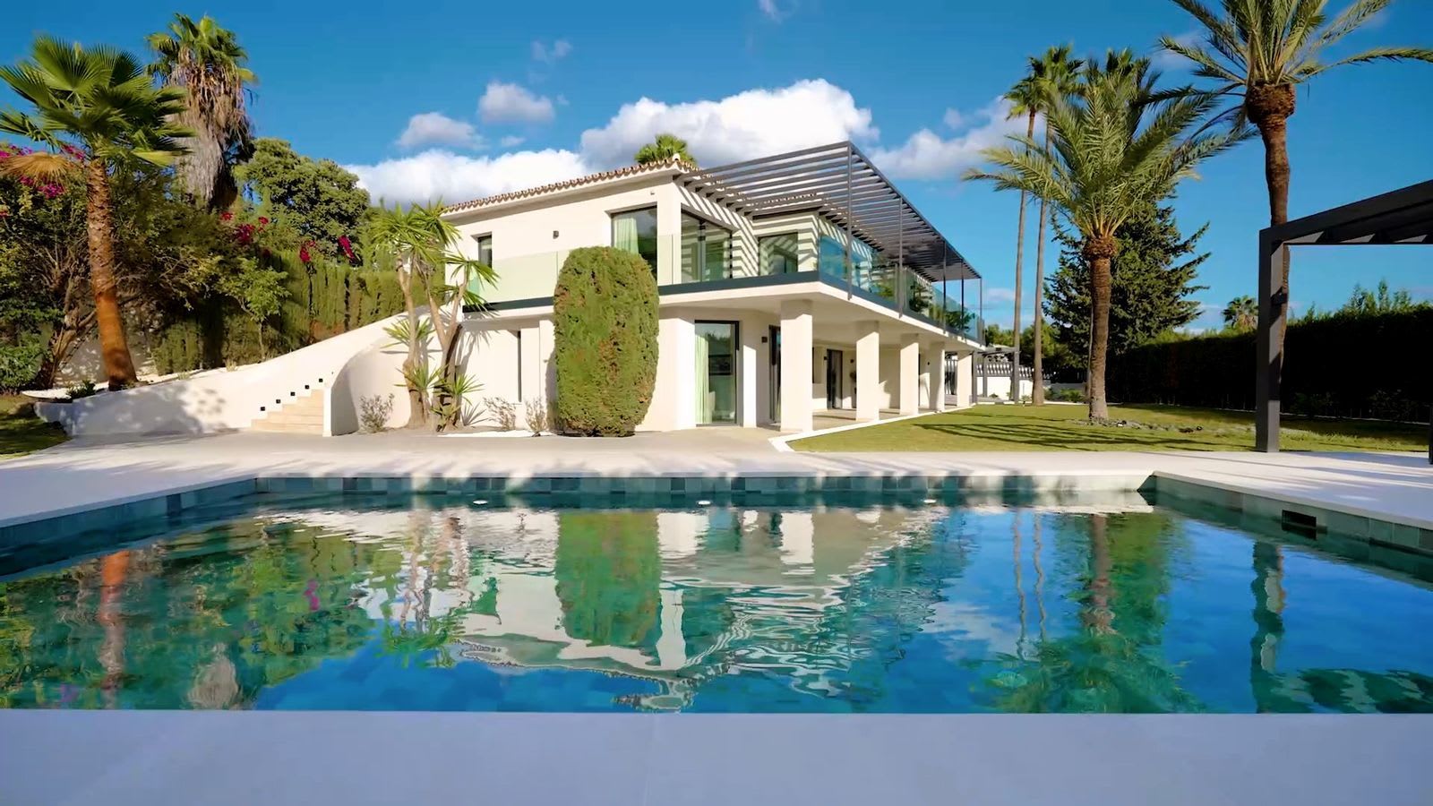Frittliggende villa til salgs i The Golden Mile, Bilde 3