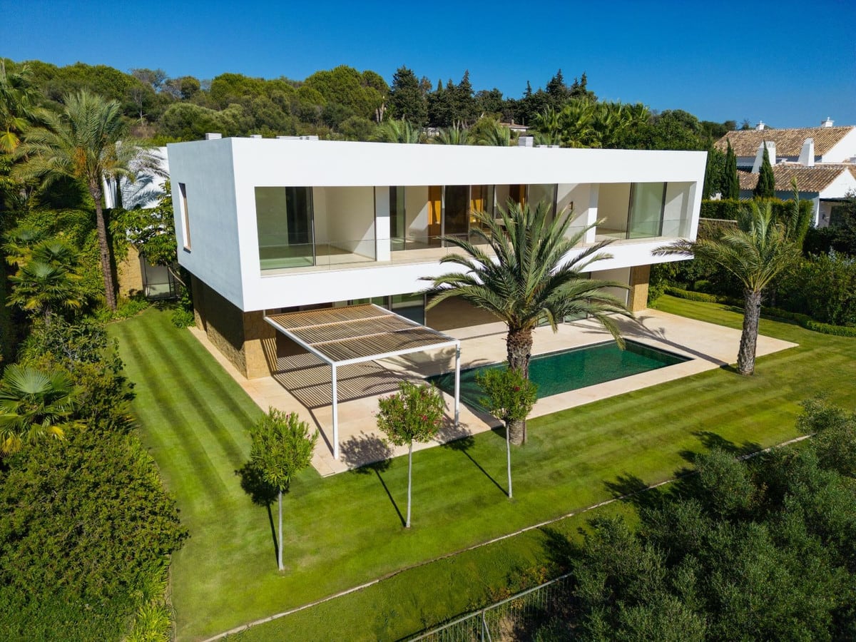 Frittliggende villa til salgs i Casares, Bilde 2