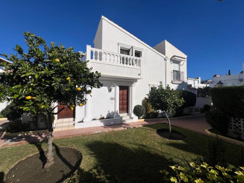 Tomannsbolig til salgs i Estepona