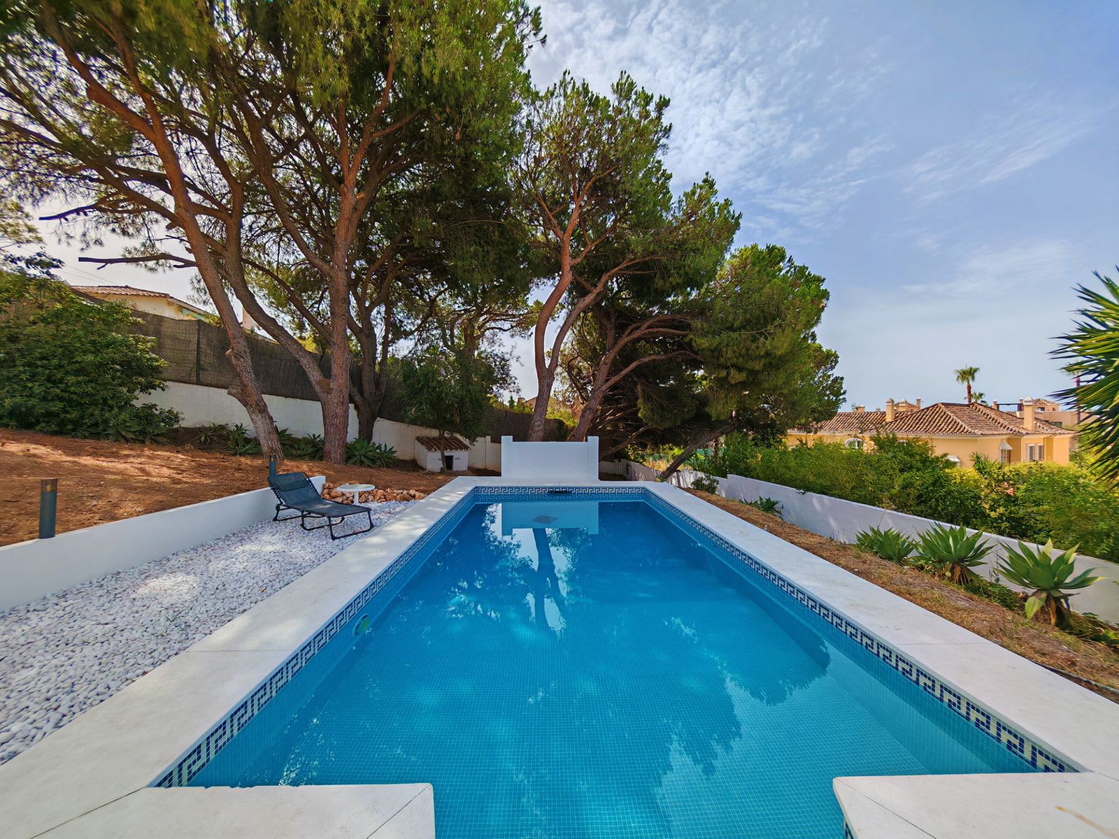 Frittliggende villa til salgs i Elviria, Marbella, Bilde 2