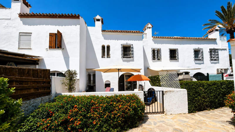 Rekkehus med 3 soverom til salgs i Casares Playa, Casares