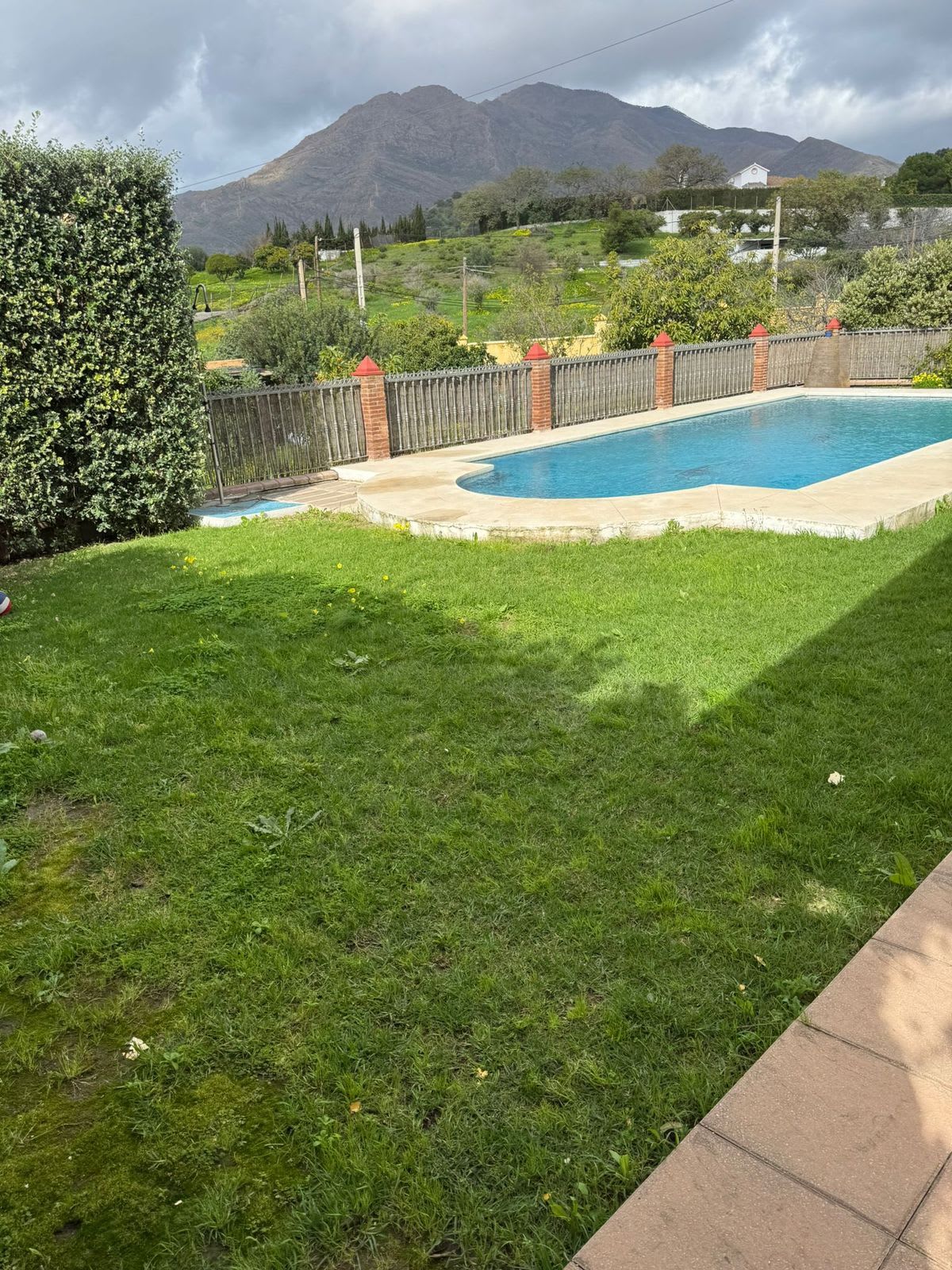 Villa til salgs i Estepona, Bilde 2