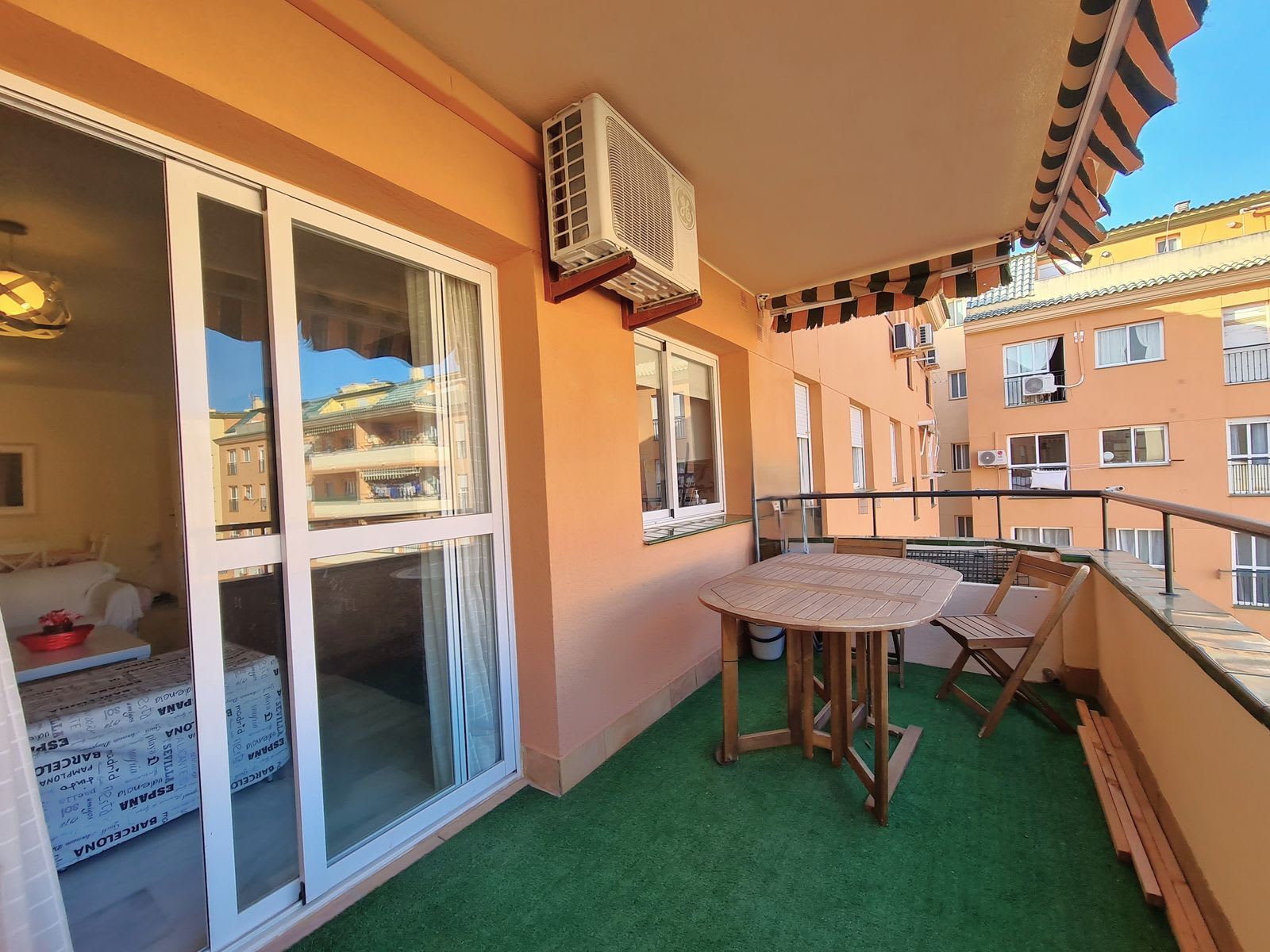 Leilighet midt i bygget til salgs i San Luis de Sabinillas, Bilde 2
