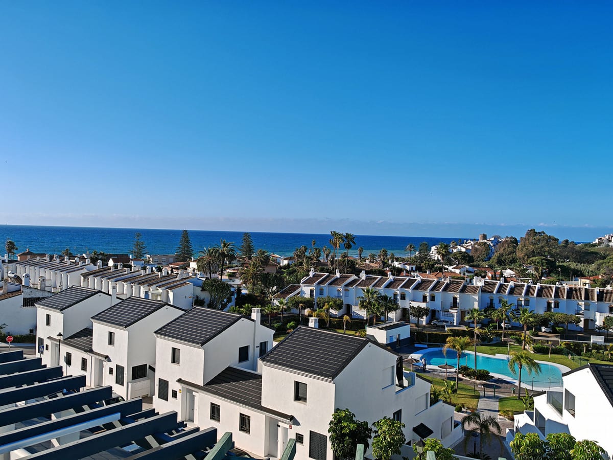 Toppleilighet over to plan til salgs i Arroyo Vaquero, Estepona, Bilde 3