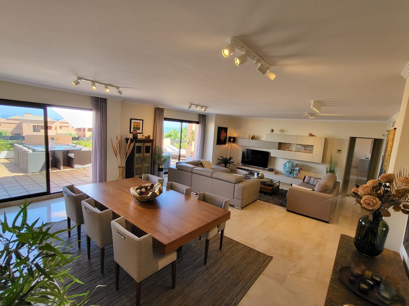 Toppleilighet med 3 soverom til salgs i Casares, Bilde 2