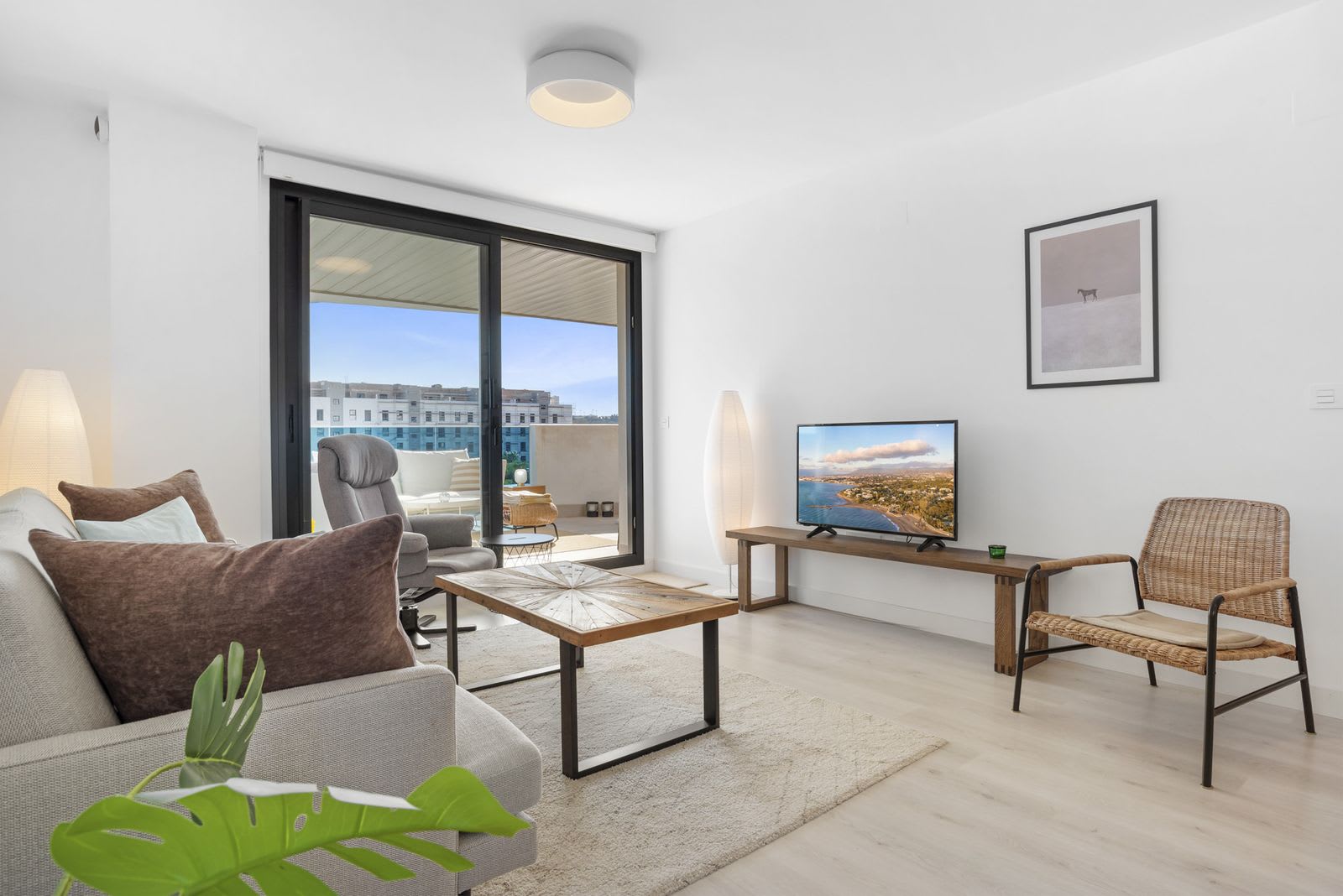 Leilighet midt i bygget til salgs i Las Lagunas, Bilde 2