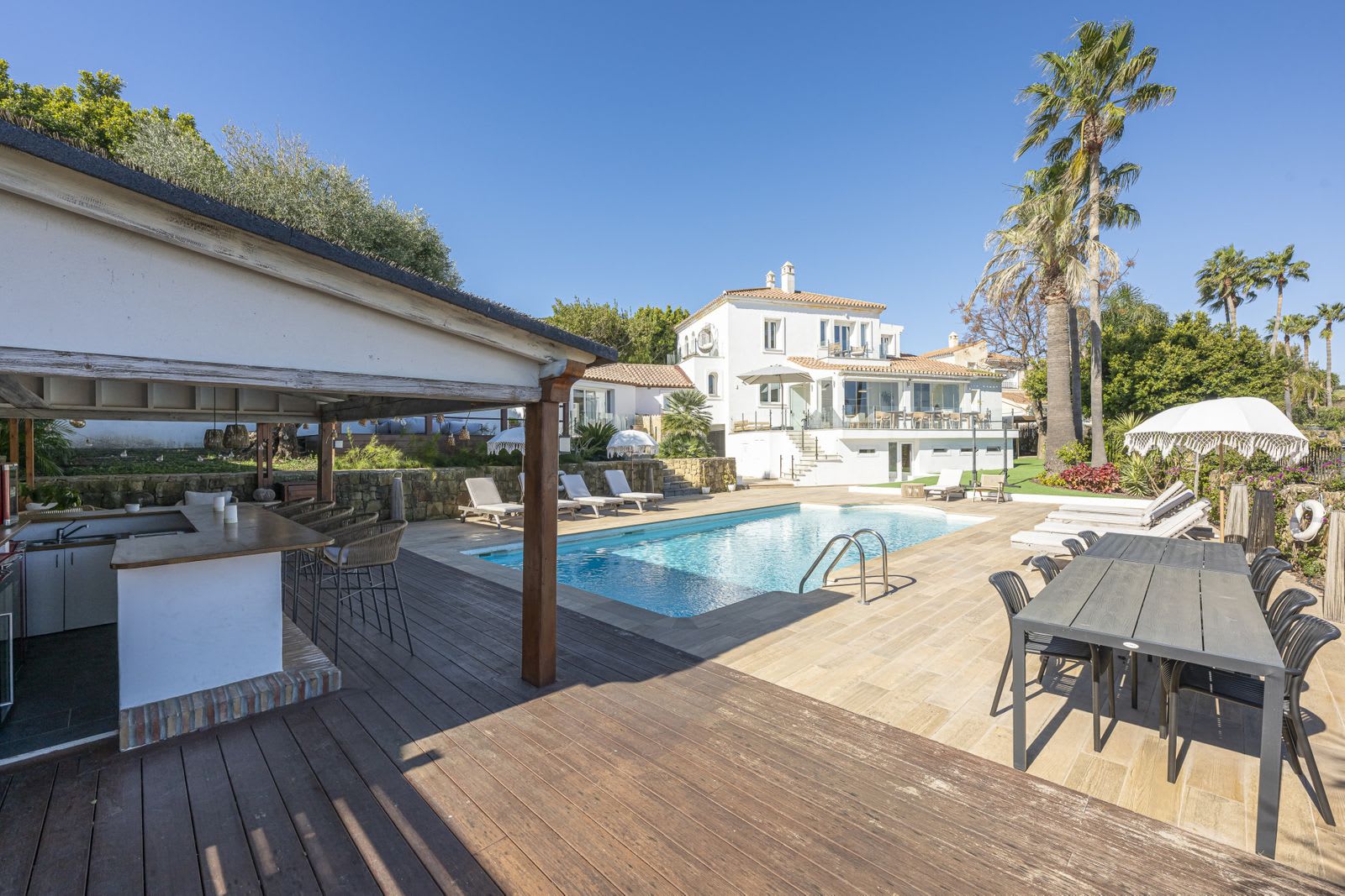 Frittliggende villa til salgs i La Duquesa, Bilde 2