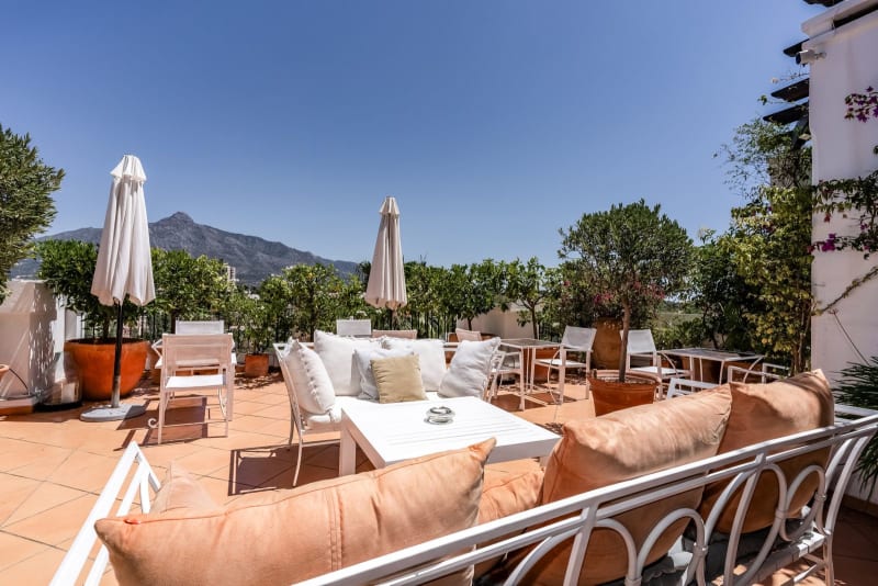 Penthouse til salgs i Nueva Andalucía