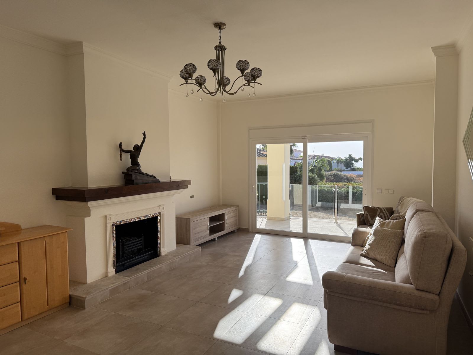 Villa til salgs i Estepona, Bilde 3