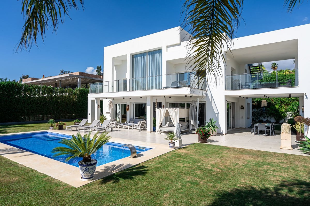 Frittliggende villa til salgs i La Quinta, Bilde 2