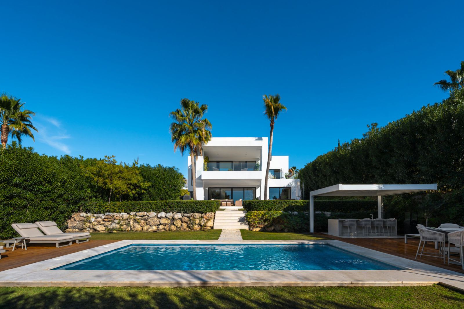 Frittliggende villa til salgs i Nueva Andalucía, Bilde 3