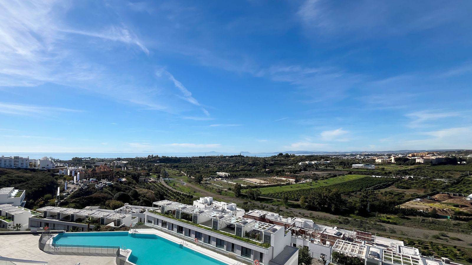 Penthouse til salgs i New Golden Mile, Bilde 2