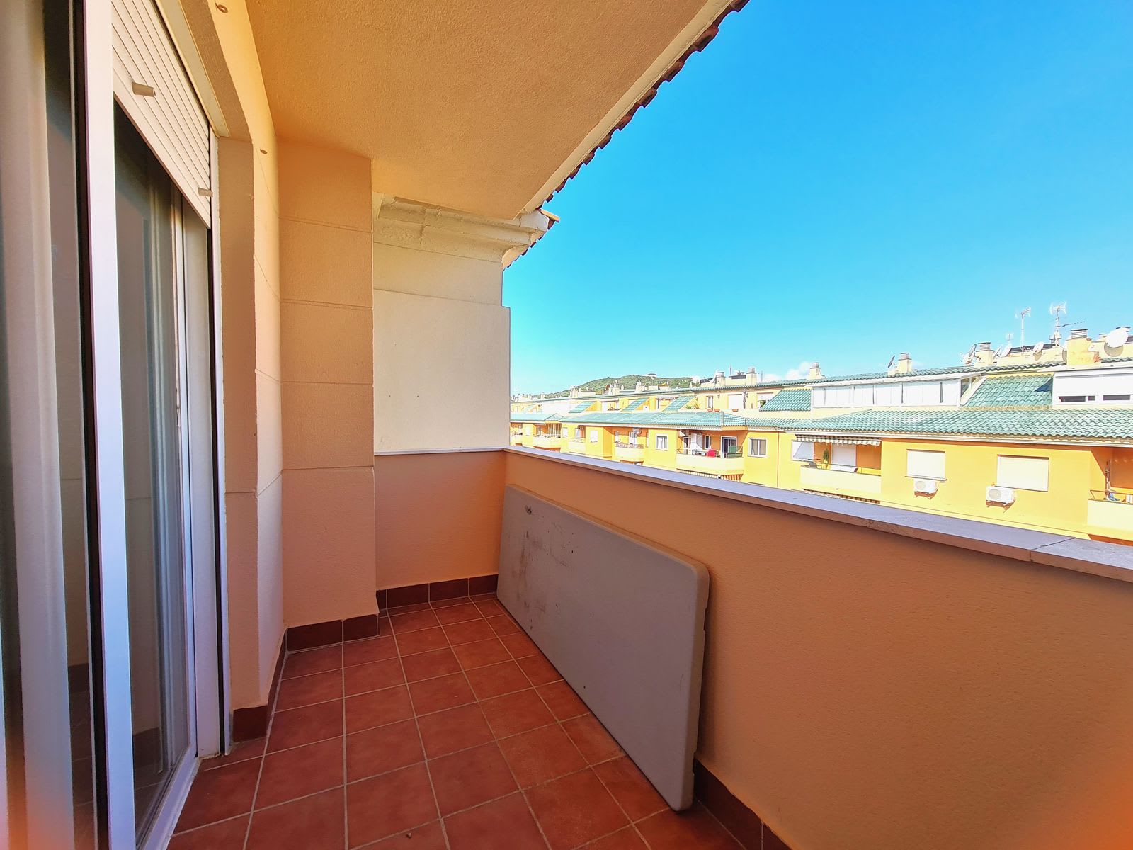 Leilighet midt i bygget til salgs i San Luis de Sabinillas, Bilde 3