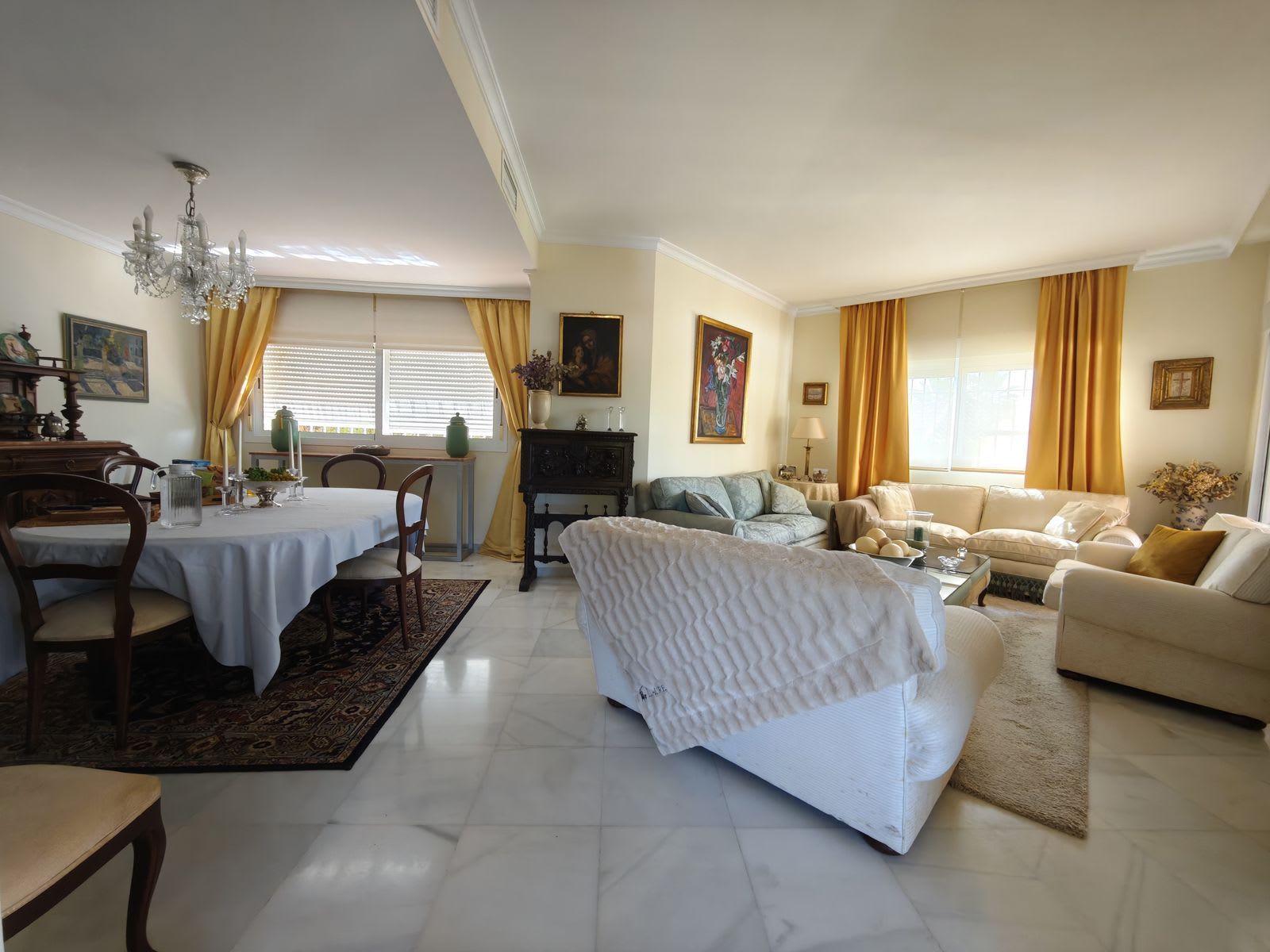 Frittliggende villa til salgs i Nueva Andalucía, Bilde 2
