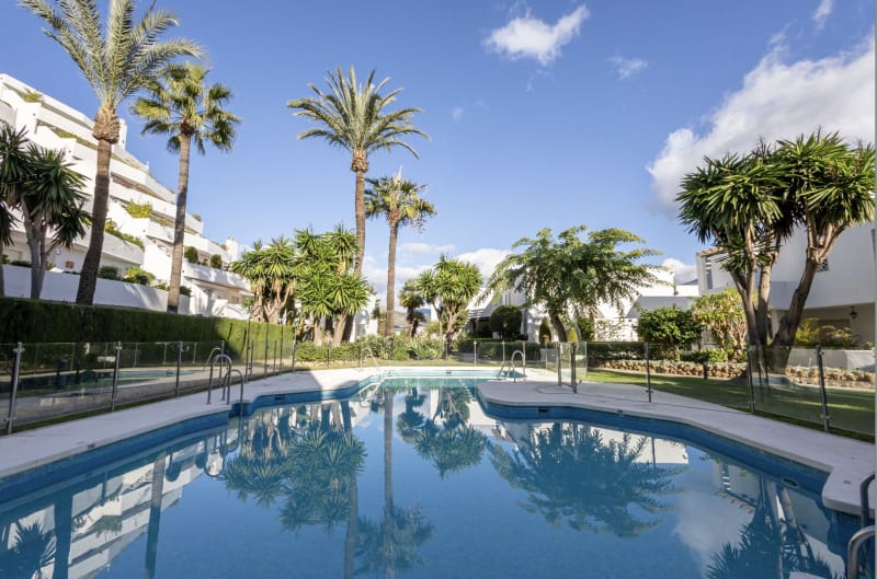 Penthouse til salgs i Nueva Andalucía