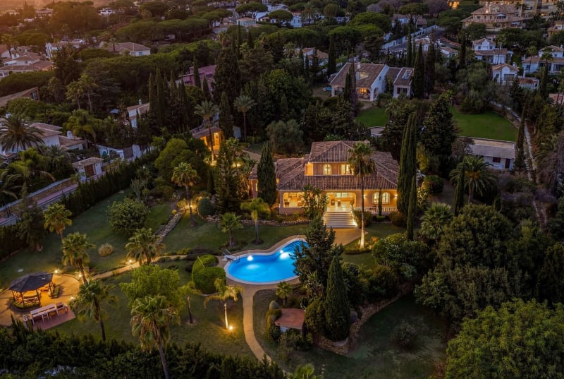Frittliggende villa til salgs i Elviria