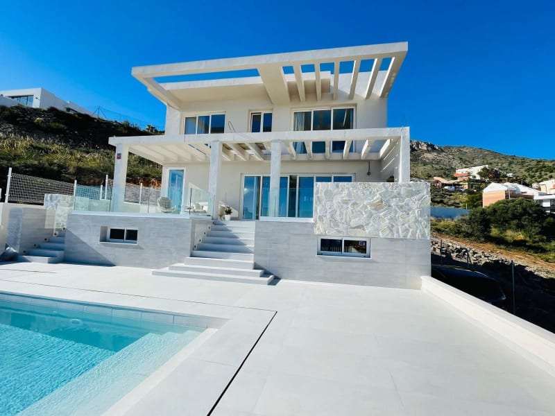 Villa til salgs i Benalmadena