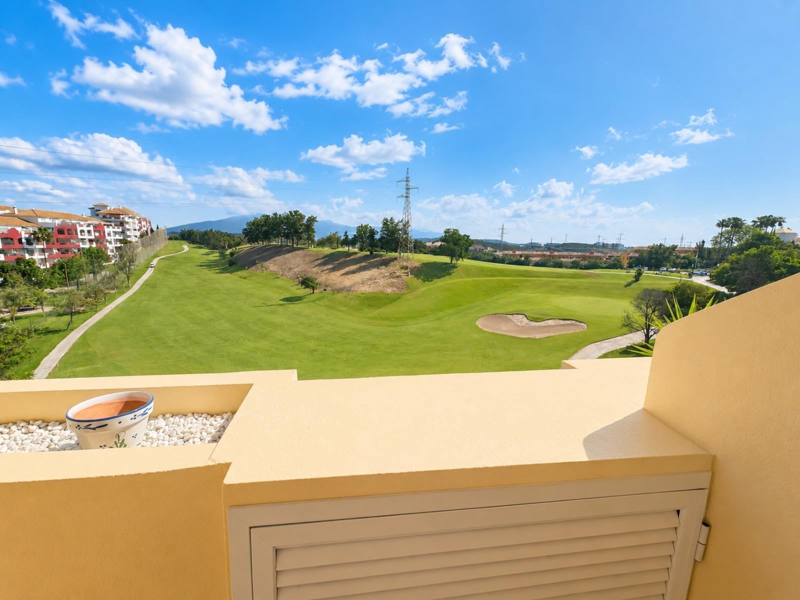 Leilighet midt i bygget til salgs i Riviera del Sol, Bilde 3