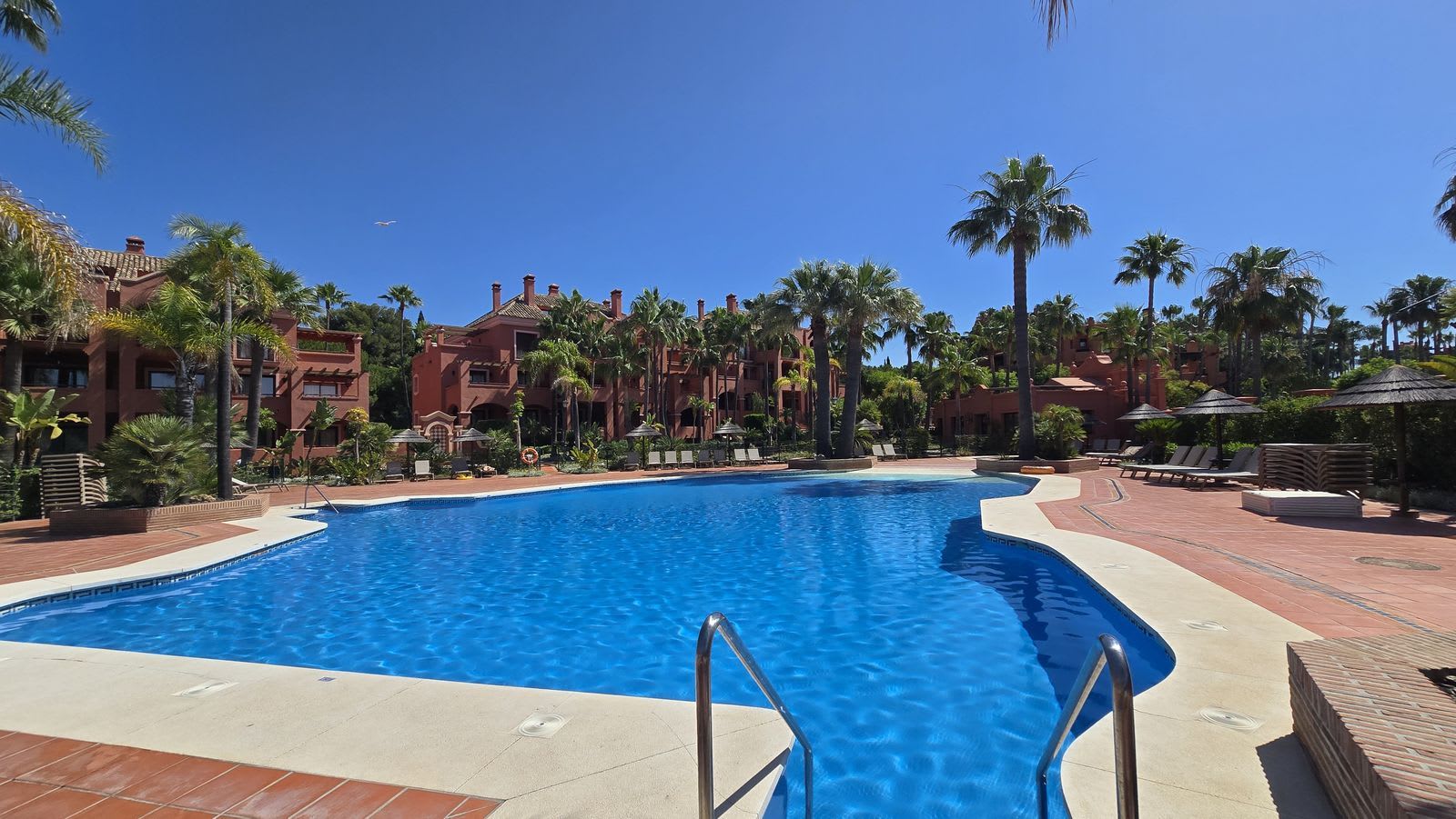 Leilighet i første etasje til salgs i Puerto Banús, Bilde 3