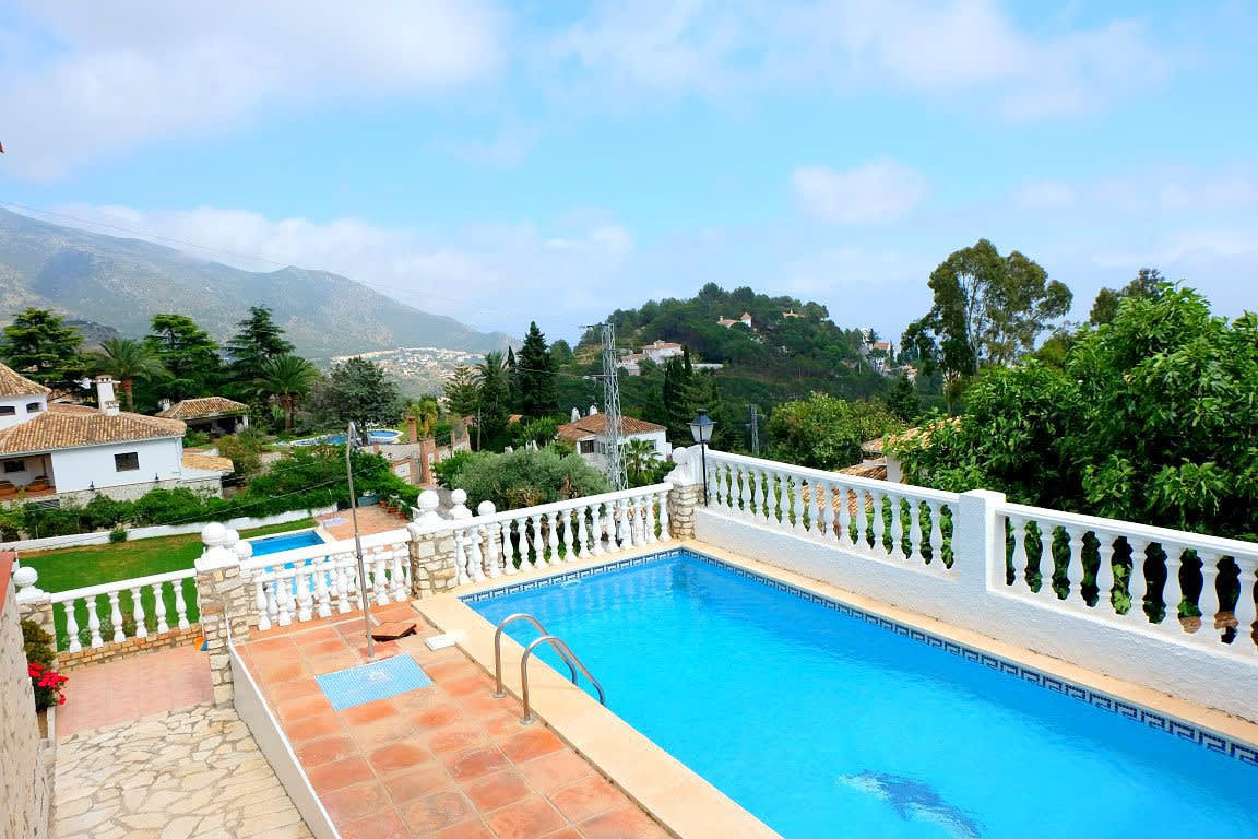 Frittliggende villa til salgs i Mijas, Bilde 2