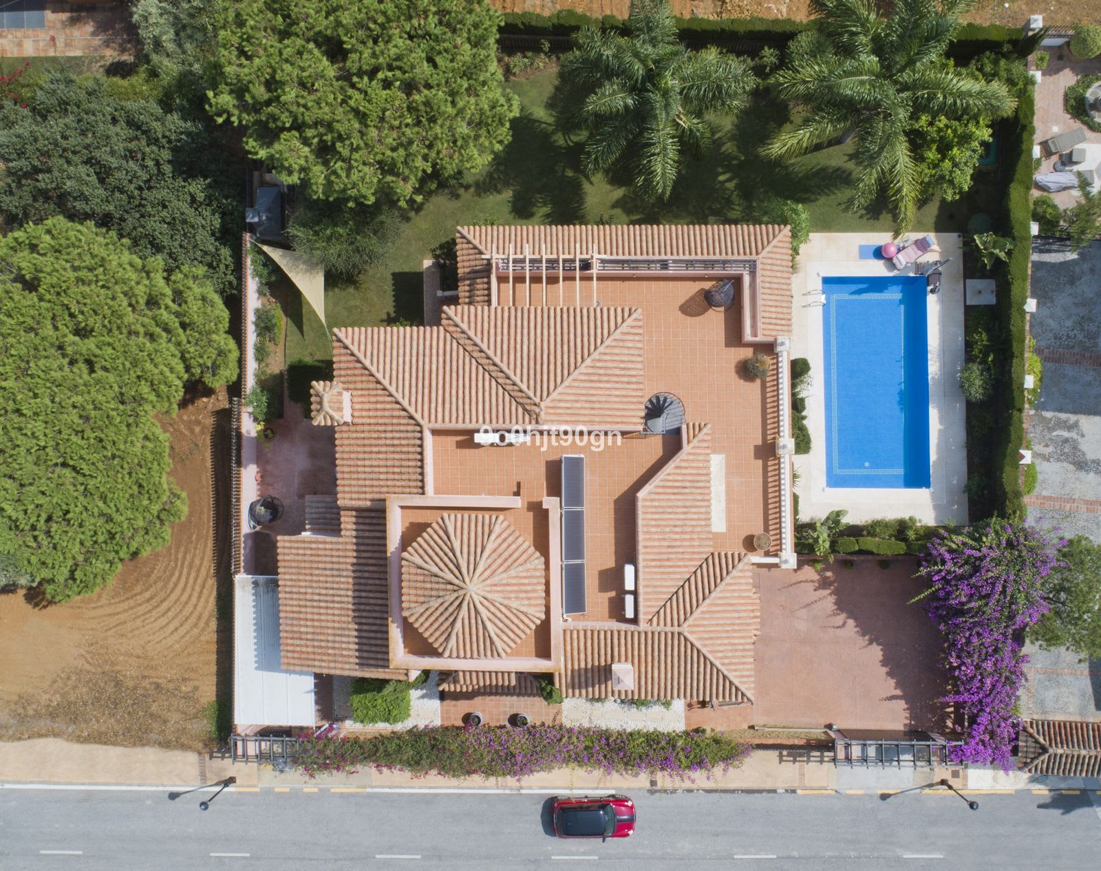 Frittliggende villa til salgs i Elviria, Bilde 2