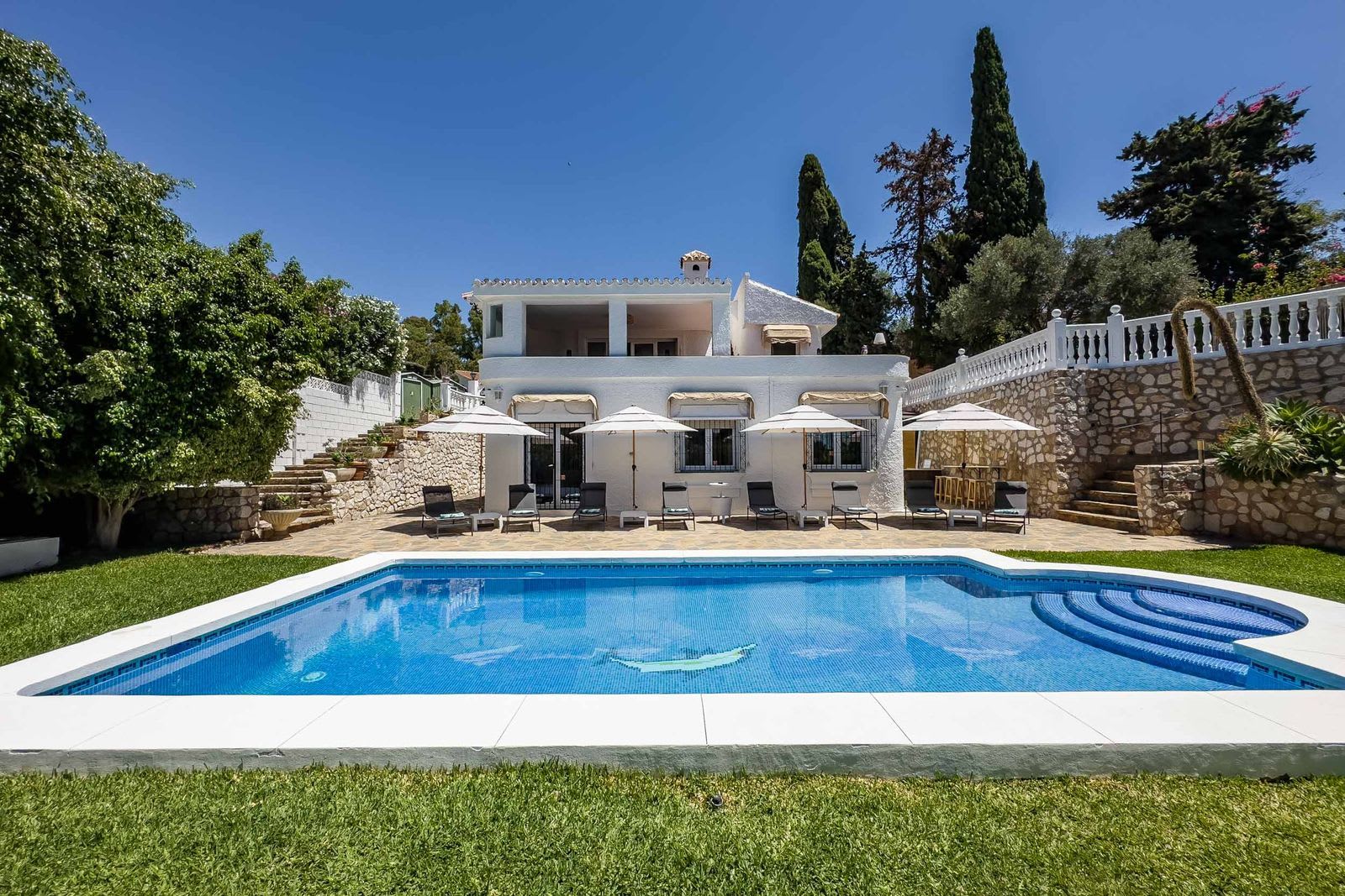 Frittliggende villa til salgs i Benalmadena, Bilde 2