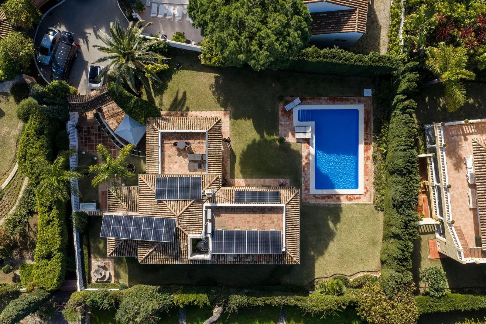 Frittliggende villa til salgs i Los Monteros, Bilde 2