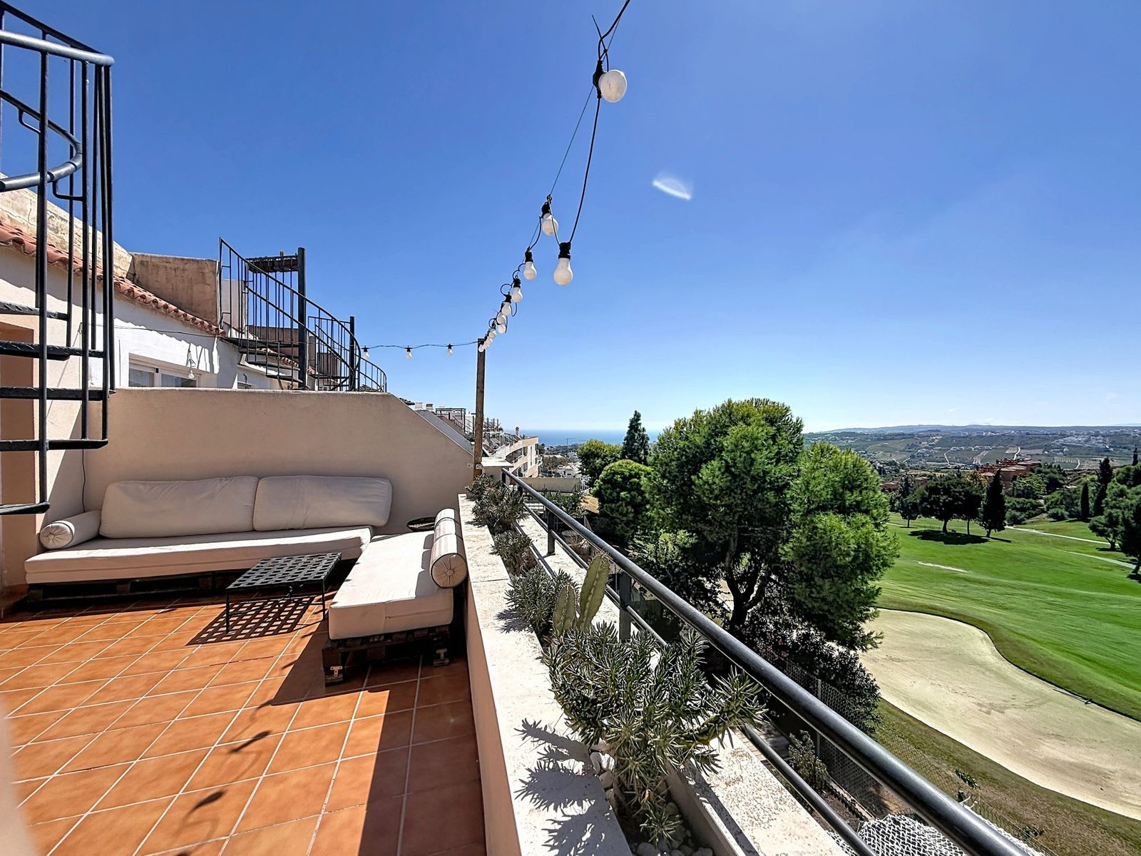 Toppleilighet med 3 soverom til salgs i Doña Julia, Casares, Bilde 3