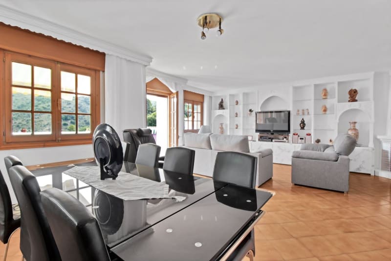 Duplex til salgs i Benahavís