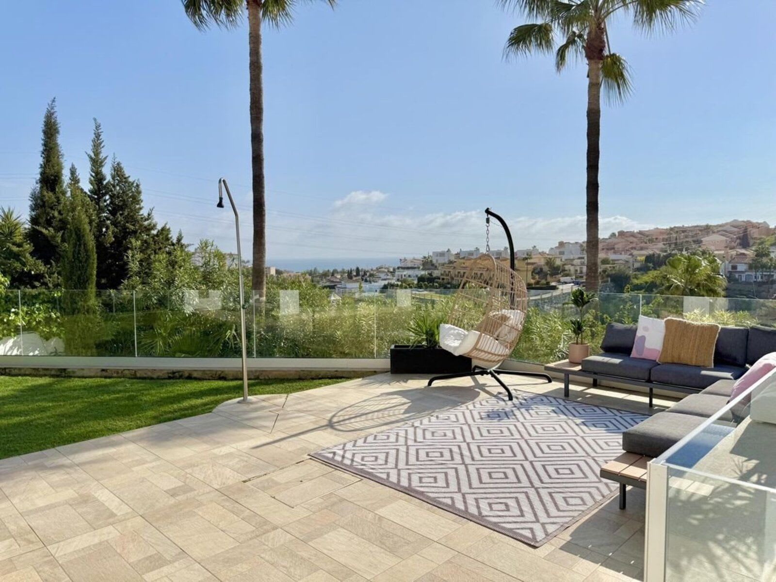 Frittliggende villa til salgs i Riviera del Sol, Bilde 2