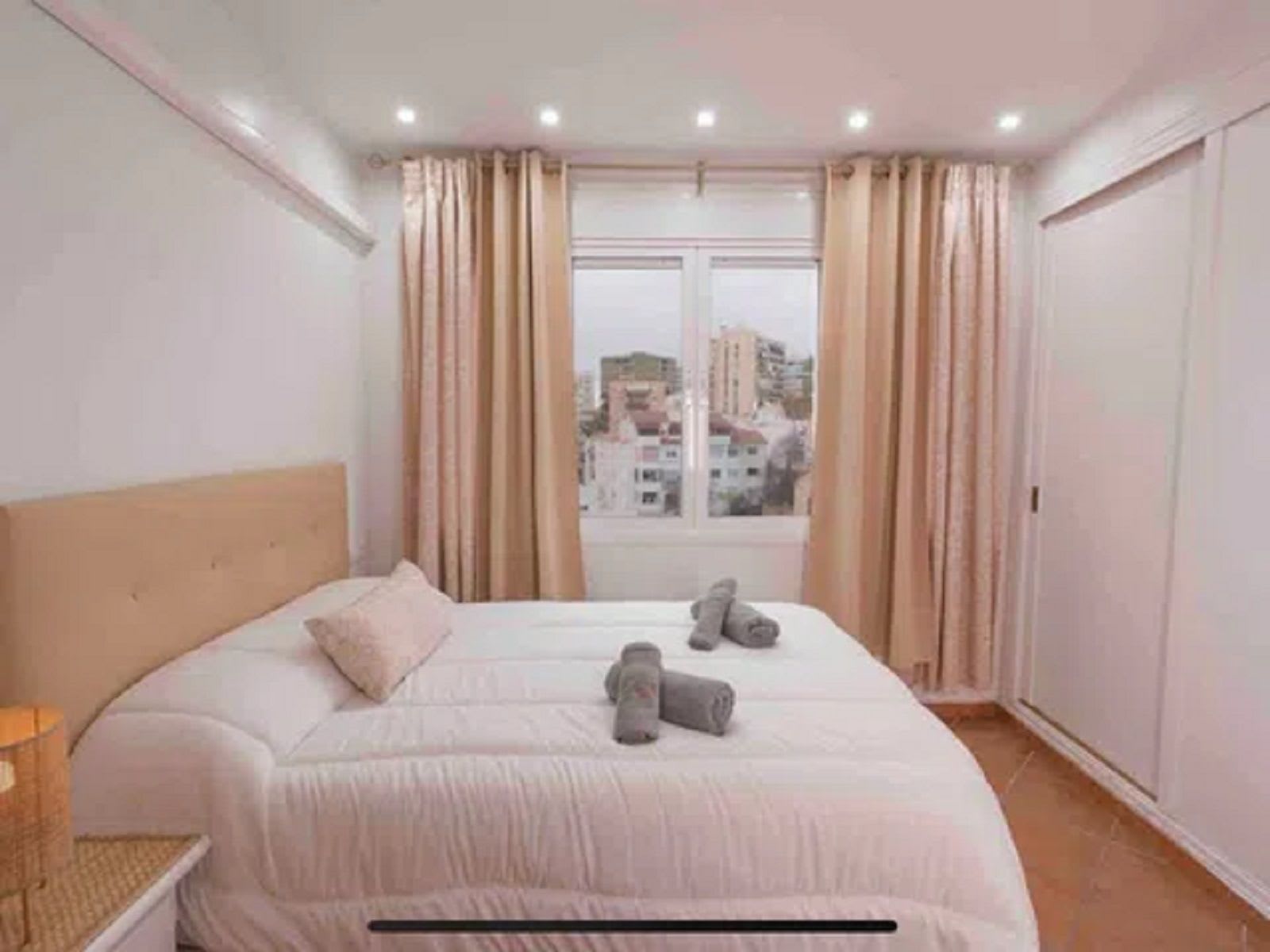Leilighet midt i bygget til salgs i Torremolinos Centro, Bilde 2