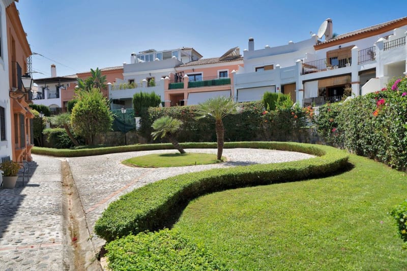 Rekkehus til salgs i El Paraiso, Estepona