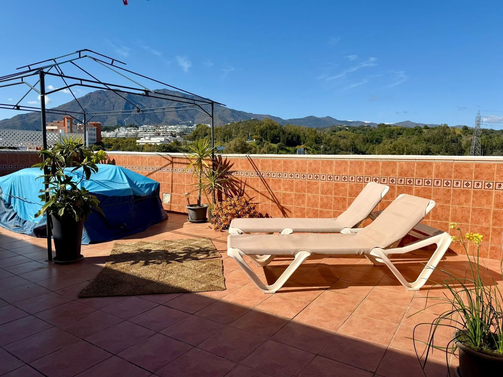 Toppleilighet med 4 soverom til salgs i Estepona, Bilde 3