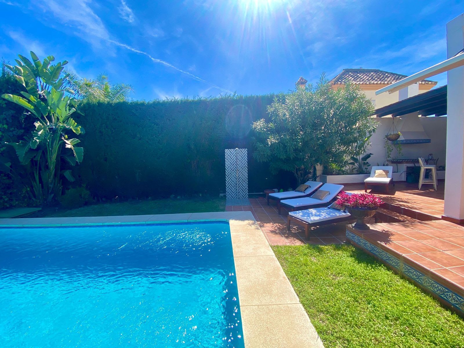 Frittliggende villa til salgs i Nueva Andalucía, Bilde 3
