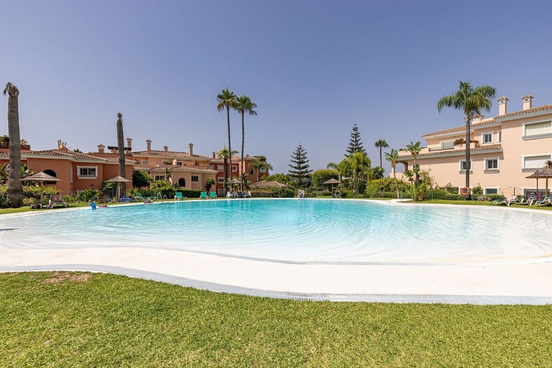 Leilighet på bakkeplan til salgs i Estepona