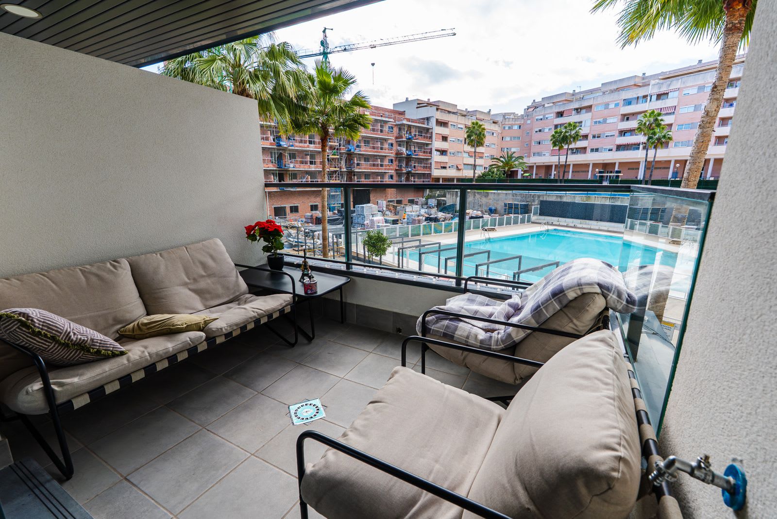 Leilighet midt i bygget til salgs i Las Lagunas, Bilde 2