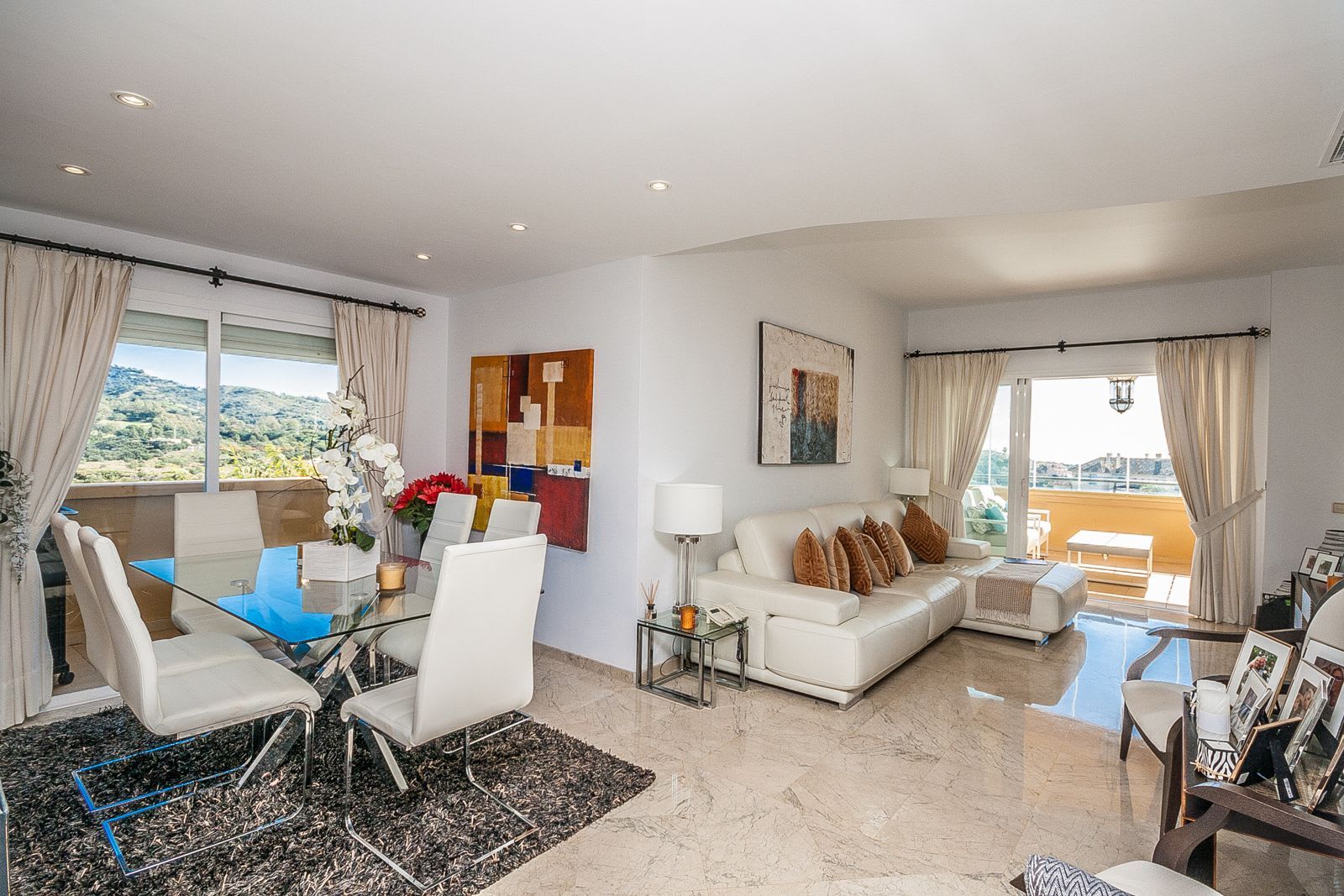 Leilighet midt i bygget til salgs i Elviria, Bilde 3