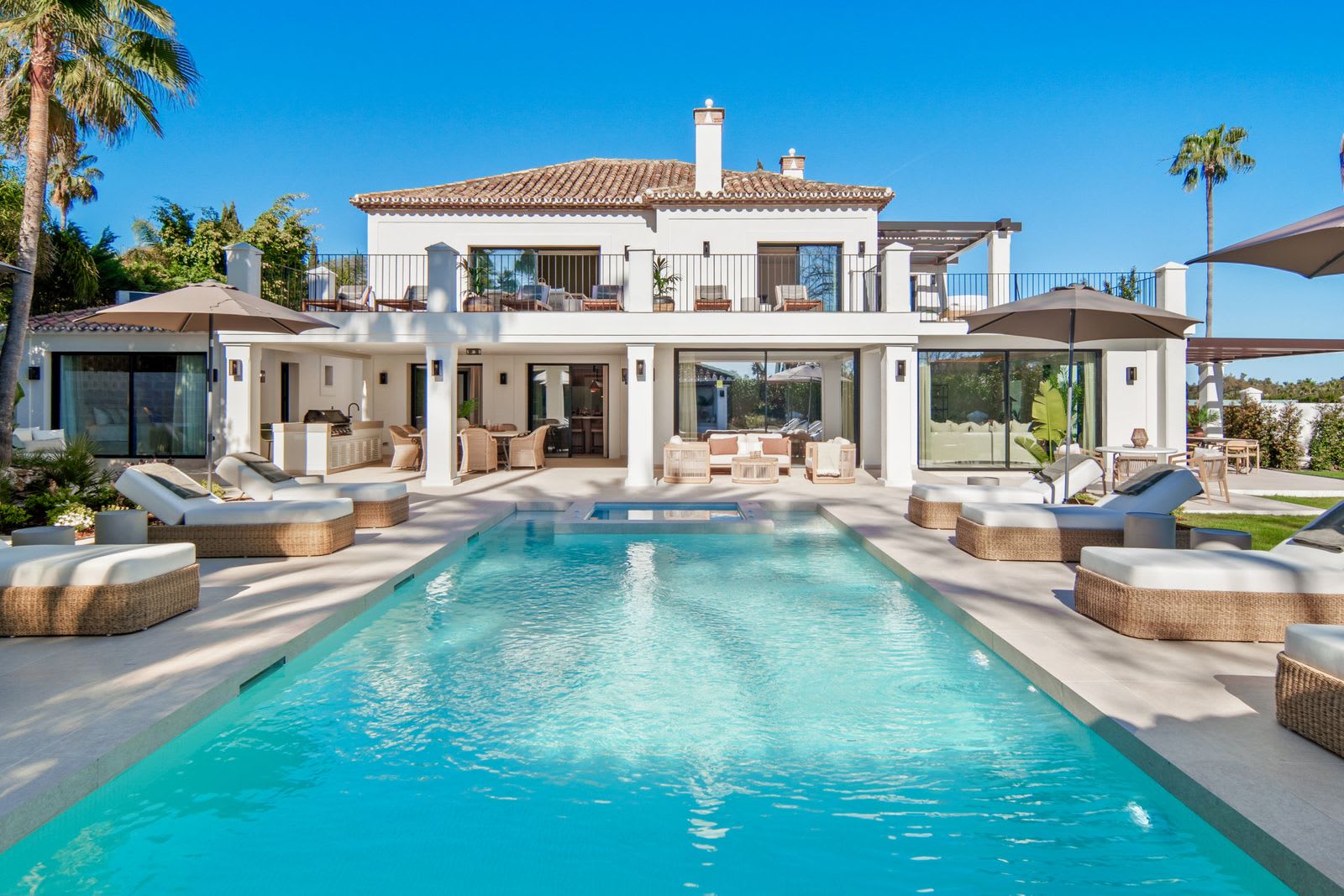 Frittliggende villa til salgs i Nueva Andalucía, Bilde 3