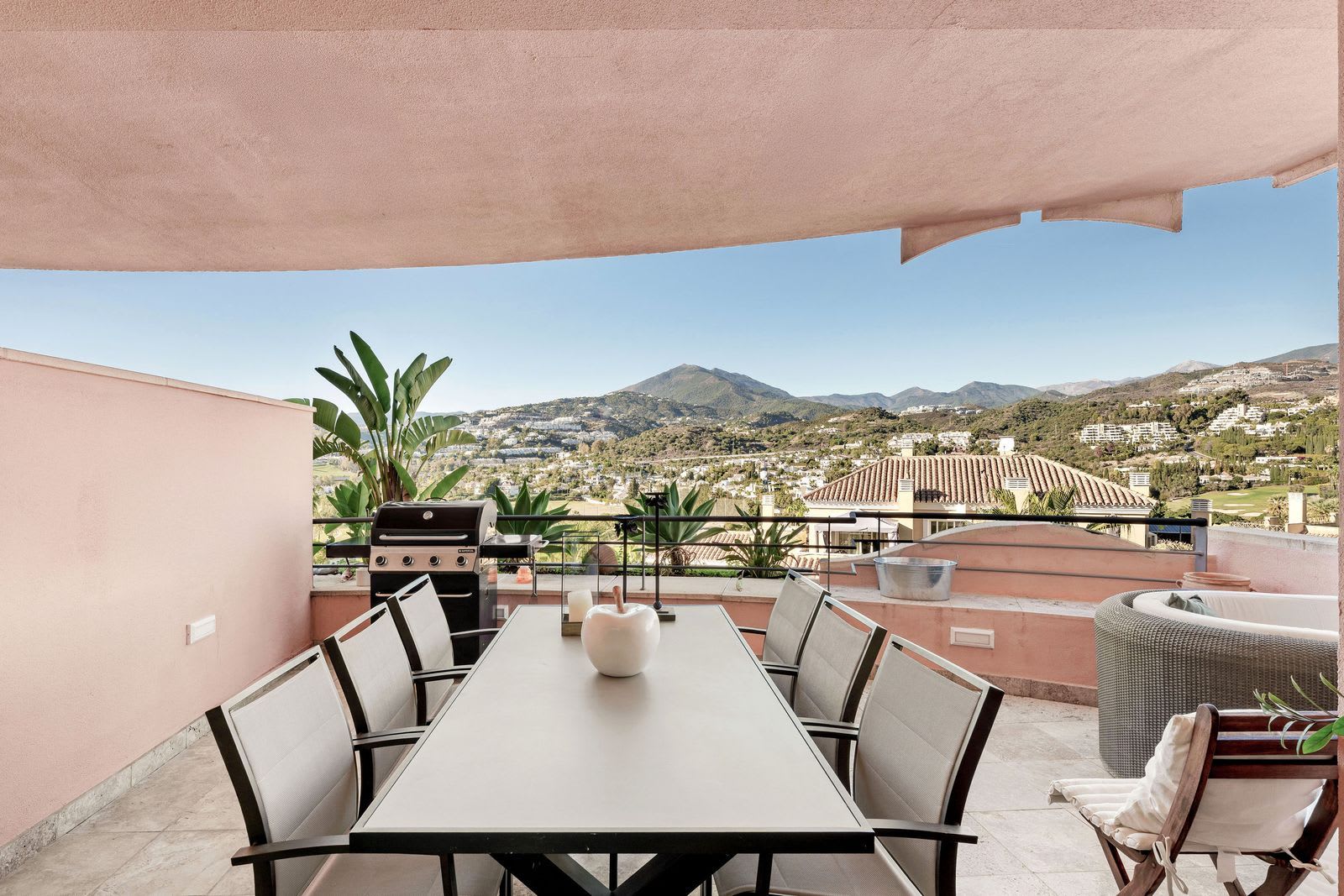 Leilighet midt i bygget til salgs i Nueva Andalucía, Bilde 3