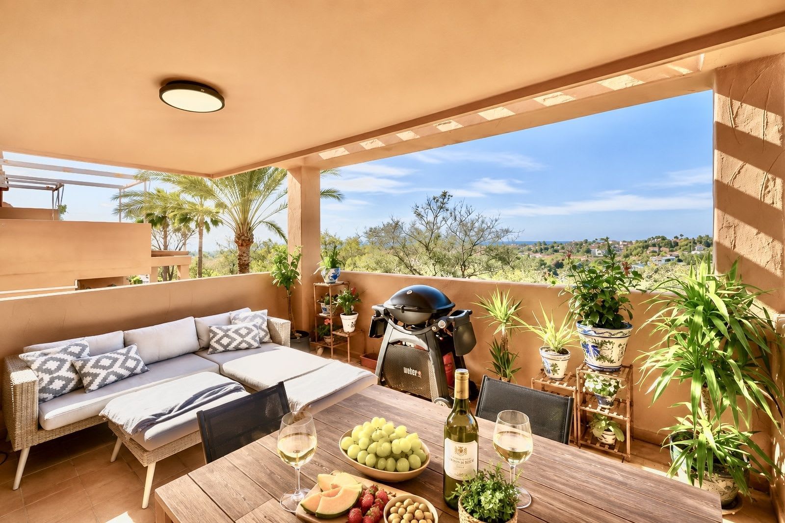 Leilighet midt i bygget til salgs i Elviria, Bilde 2