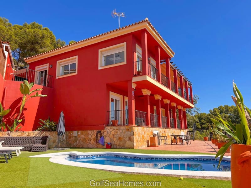 Frittliggende villa til salgs i Torremolinos
