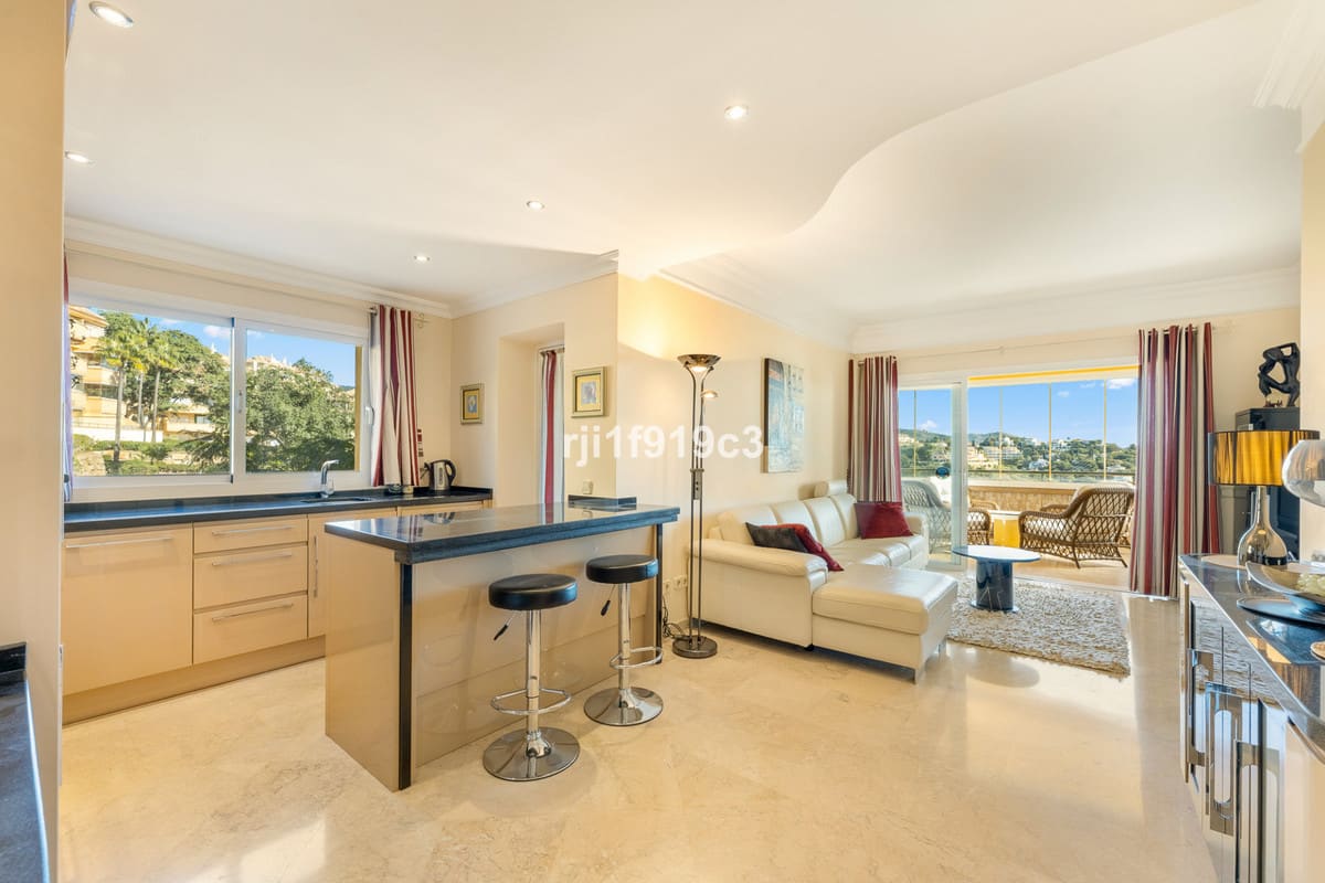 Leilighet midt i bygget til salgs i Elviria, Bilde 3