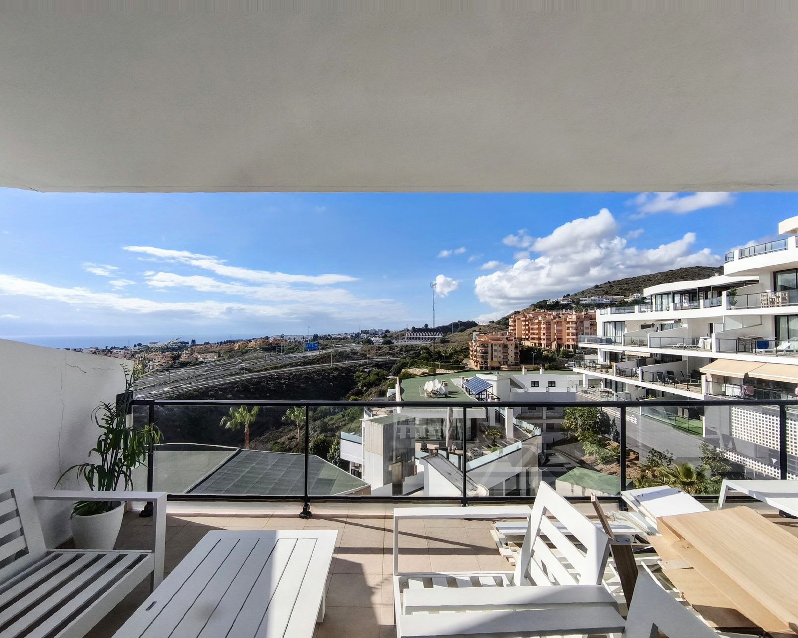 Leilighet midt i bygget til salgs i Riviera del Sol, Bilde 3