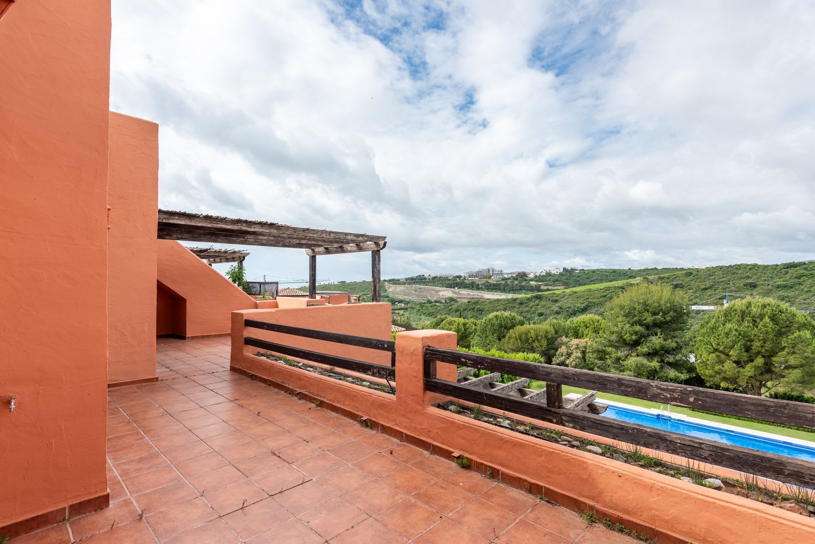 Duplex-penthouse til salgs i Casares, Bilde 2