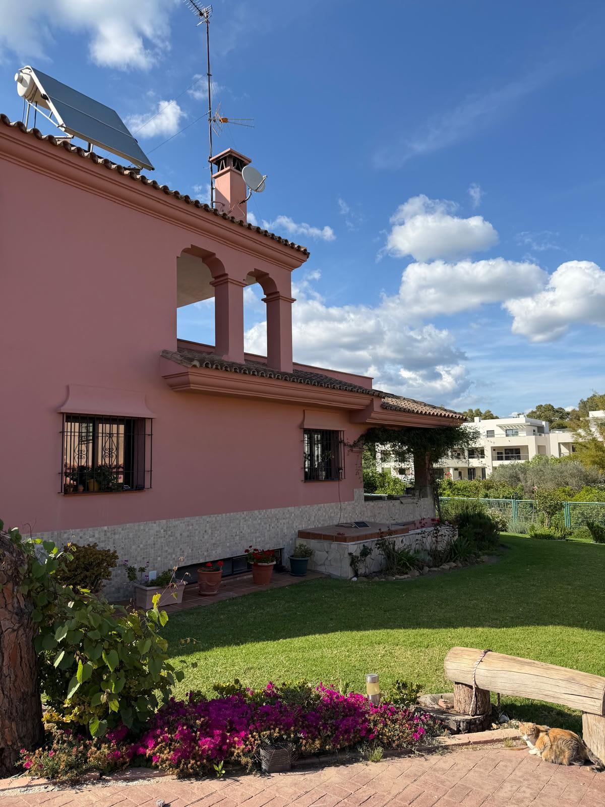 Frittliggende villa til salgs i Casares Playa, Bilde 2
