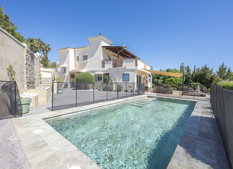 Villa til salgs i Estepona