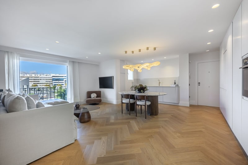 Leilighet midt i bygget til salgs i Puerto Banús